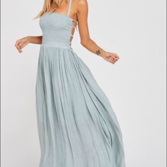 NWOT Beautiful grey halter dress! - Picture 2 of 6